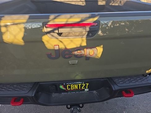 Used 2025 Jeep Gladiator Rubicon w/ Convenience Group image 5