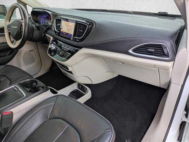 Used 2018 Chrysler Pacifica Limited FWD image 24