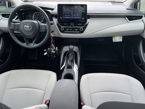 Certified 2022 Toyota Corolla LE image 4