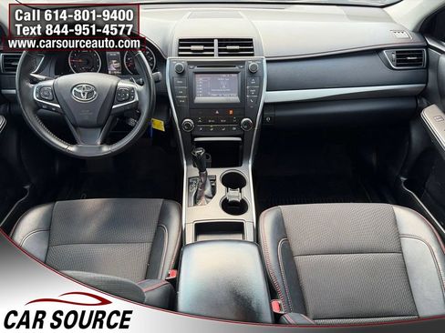 Used 2016 Toyota Camry SE w/ Moonroof Package FWD image 10