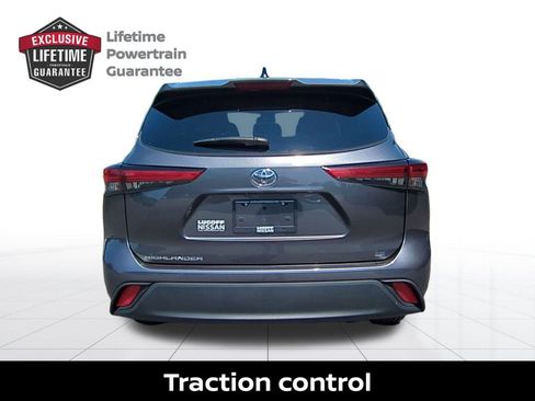 Used 2023 Toyota Highlander LE image 5