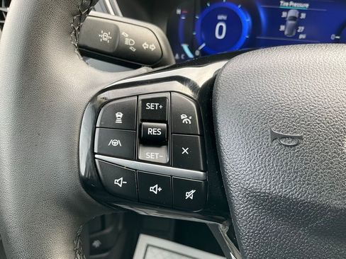 Used 2022 Ford Escape SEL w/ Technology Package FWD image 6