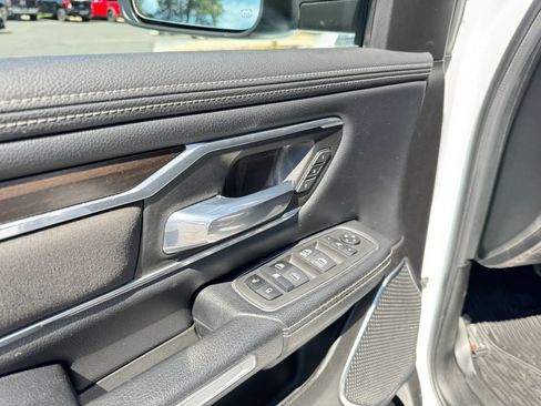 Used 2022 RAM 1500 Laramie AWD/4WD image 11
