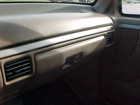 Used 1994 Ford F150 XLT image 18