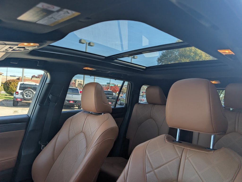 Certified 2020 Toyota Highlander Platinum AWD/4WD image 33