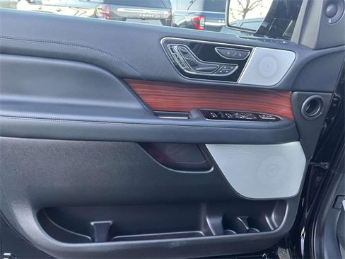 Certified 2022 Lincoln Navigator Reserve image 19