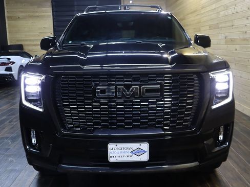 Used 2023 GMC Yukon Denali Ultimate AWD/4WD image 7