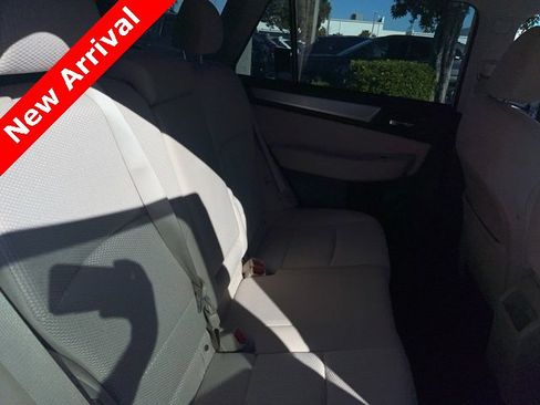 Used 2017 Subaru Outback 2.5i Premium image 19