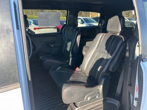 Used 2018 Dodge Grand Caravan GT image 15