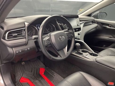 Used 2022 Toyota Camry SE FWD image 8