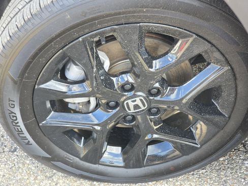Used 2025 Honda HR-V Sport image 32