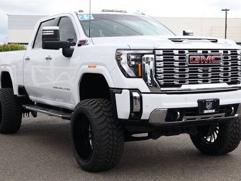 Used 2025 GMC Sierra 3500 Denali w/ Denali Reserve Package AWD/4WD image 8