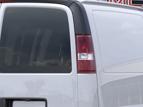 New 2025 GMC Savana 2500 w/ Communications Package RWD image 11