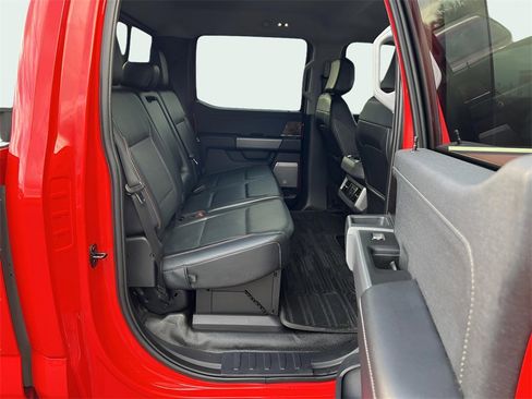 Used 2023 Ford F350 Lariat w/ Chrome Package image 21