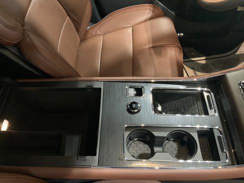 Used 2026 Lincoln Aviator Reserve AWD/4WD image 5