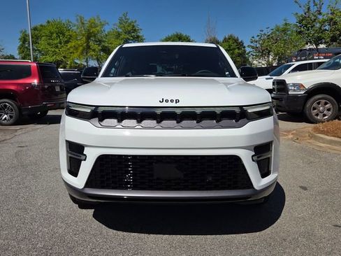 New 2026 Jeep Grand Wagoneer Limited AWD/4WD image 2