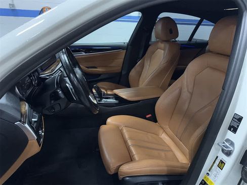Used 2019 BMW 530i xDrive w/ Convenience Package image 15