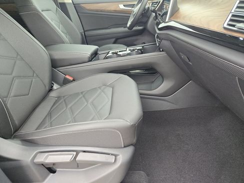 New 2026 Volkswagen Atlas SE FWD image 11