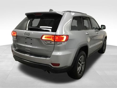 Used 2018 Jeep Grand Cherokee Limited AWD/4WD image 16
