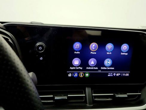 Used 2025 Chevrolet Trax RS w/ Driver Confidence Package FWD image 17