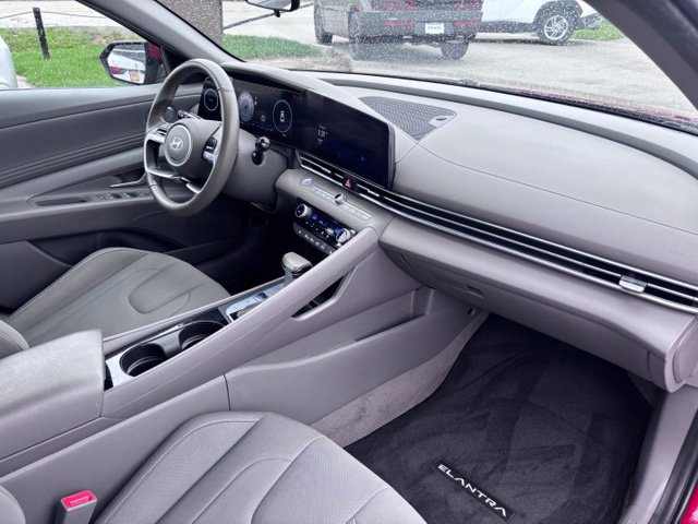 Used 2025 Hyundai Elantra SEL FWD image 54