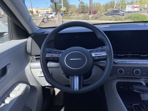 Used 2024 Hyundai Kona SE AWD/4WD image 14