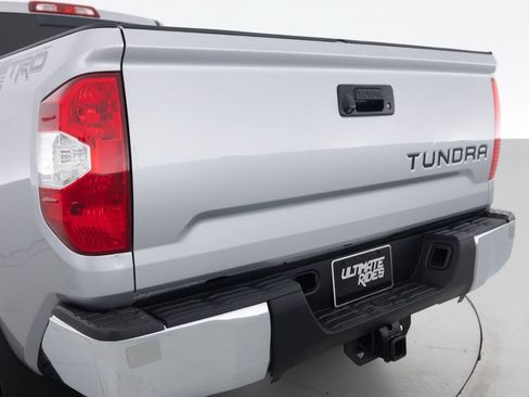 Used 2015 Toyota Tundra SR5 w/ SR5 Upgrade Package RWD image 17