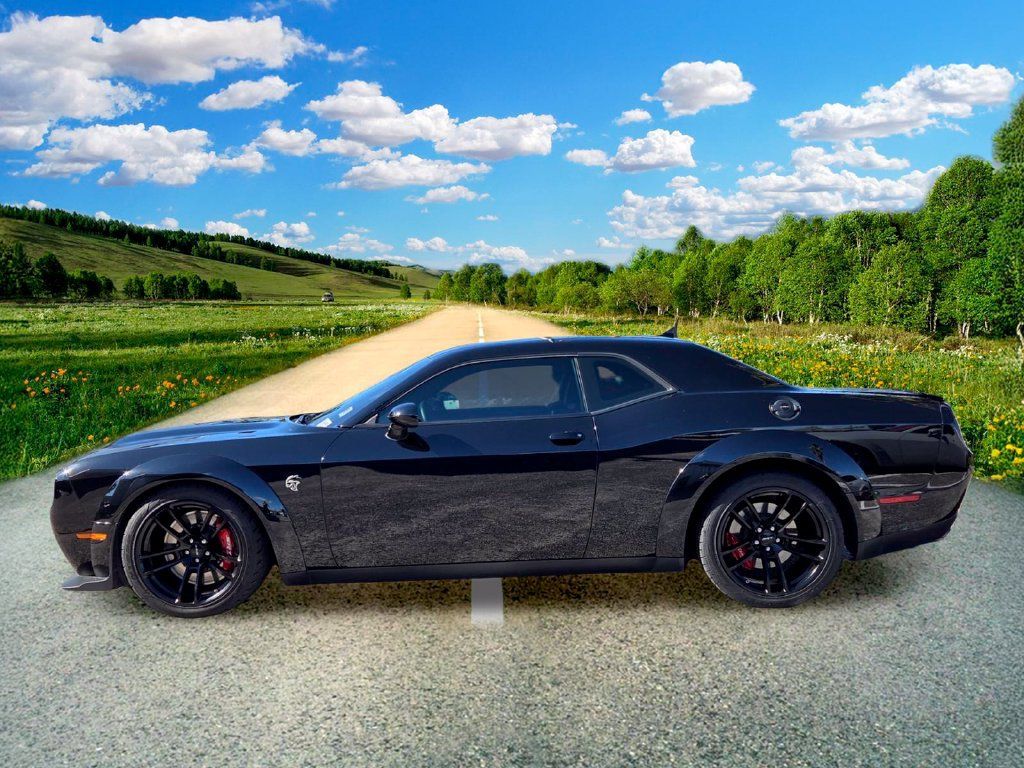 Used 2022 Dodge Challenger SRT Hellcat RWD image 3