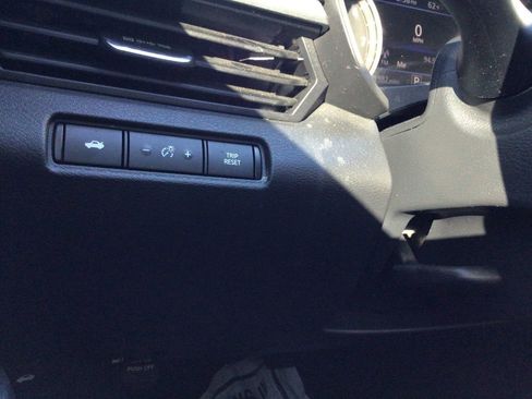 Used 2024 Nissan Altima 2.5 SV image 18