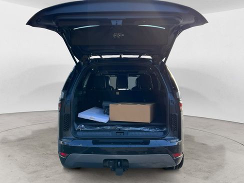 New 2025 Land Rover Discovery Dynamic SE image 29