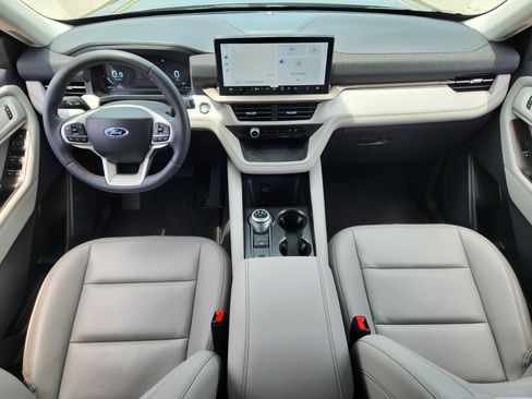New 2026 Ford Explorer Active w/ Active Comfort Package RWD image 20
