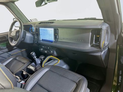 Used 2024 Ford Bronco Badlands w/ Sasquatch Package AWD/4WD image 15