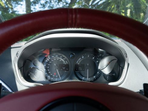 Used 2014 Aston Martin Vanquish Coupe image 13