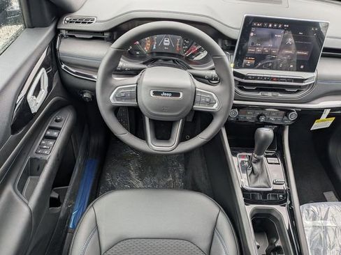 New 2026 Jeep Compass Latitude image 13