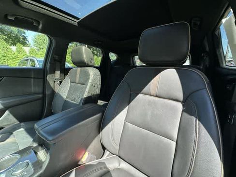 Used 2022 Chevrolet Blazer Premier w/ Enhanced Convenience Package AWD/4WD image 17