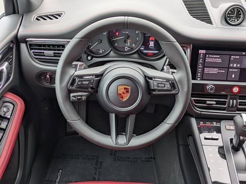 New 2026 Porsche Macan image 15