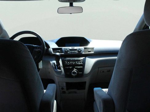 Used 2011 Honda Odyssey LX image 5