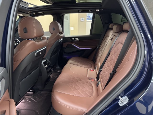 Used 2026 BMW X5 xDrive40i w/ M Sport Package AWD/4WD image 23