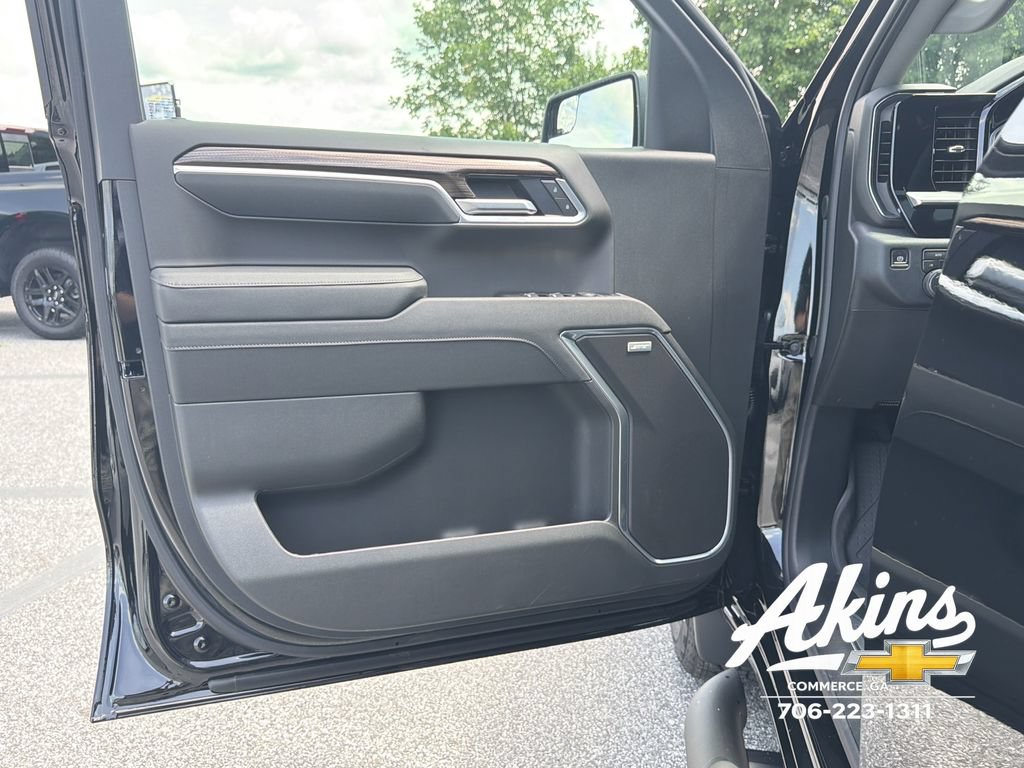 New 2026 Chevrolet Silverado 1500 RST w/ Redline Edition AWD/4WD image 15