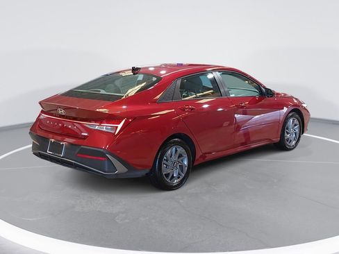 Certified 2025 Hyundai Elantra Hybrid FWD image 5