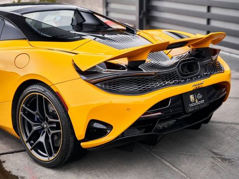 Used 2024 McLaren 750S image 13