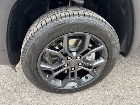 New 2025 Jeep Grand Cherokee L Limited image 25