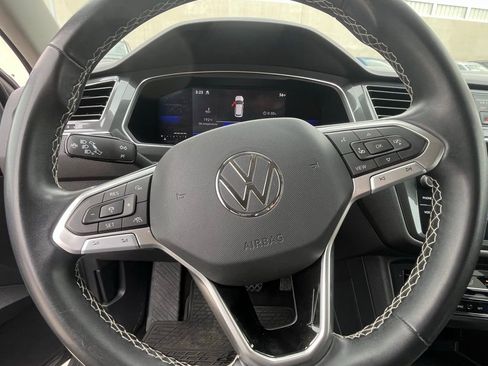 Used 2023 Volkswagen Tiguan SE image 8