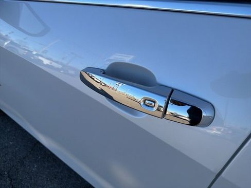 Used 2018 Chevrolet Malibu LT image 25