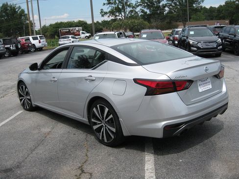 Used 2019 Nissan Altima 2.5 SR w/ SR Premium Package FWD image 6