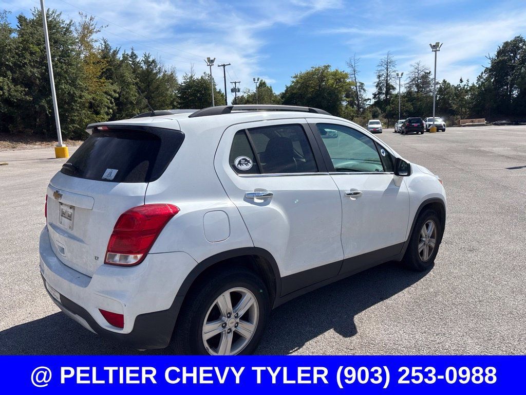 Used 2017 Chevrolet Trax LT w/ LT Convenience Package FWD image 7
