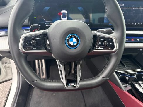 Used 2025 BMW i5 xDrive40 w/ M Sport Package AWD/4WD image 14