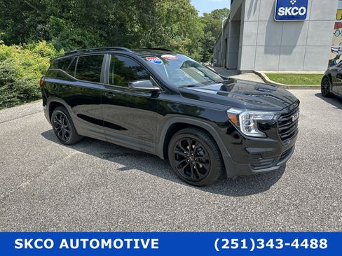 Used 2022 GMC Terrain SLE w/ Driver Convenience Package image 7