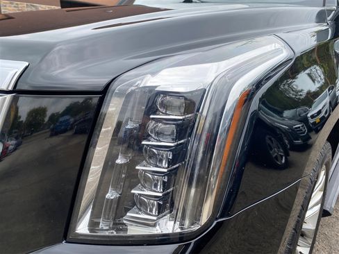 Used 2016 Cadillac Escalade ESV Platinum image 18