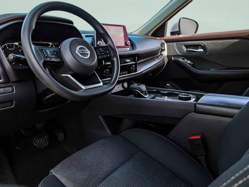 Certified 2021 Nissan Rogue SV image 8